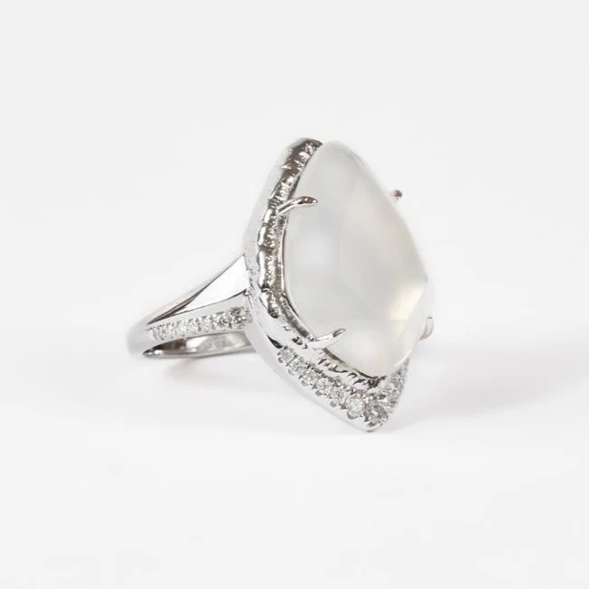 Chalcedony Ring with Diamonds - Image 3